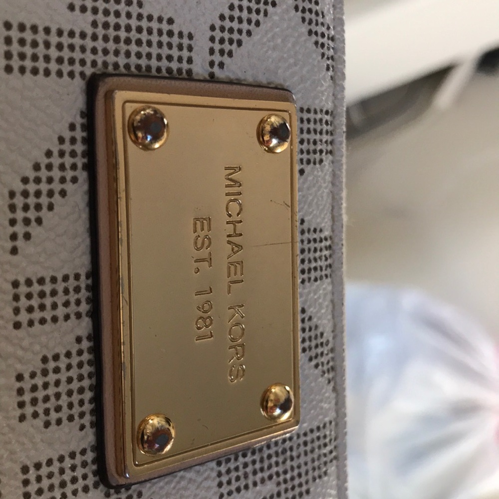 Michael Kors Wallet - Picture 5 of 5